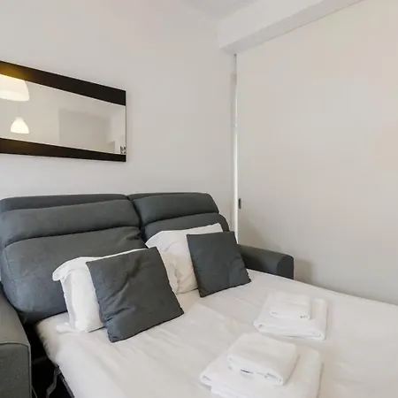 Bright 1br Castelo Sao Jorge - Graca Getaway | By Airnest * Lisbon
