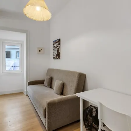 Bright 1br Castelo Sao Jorge - Graca Getaway | By Airnest דירה ליסבון