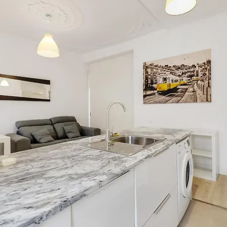 Bright 1br Castelo Sao Jorge - Graca Getaway | By Airnest דירה *