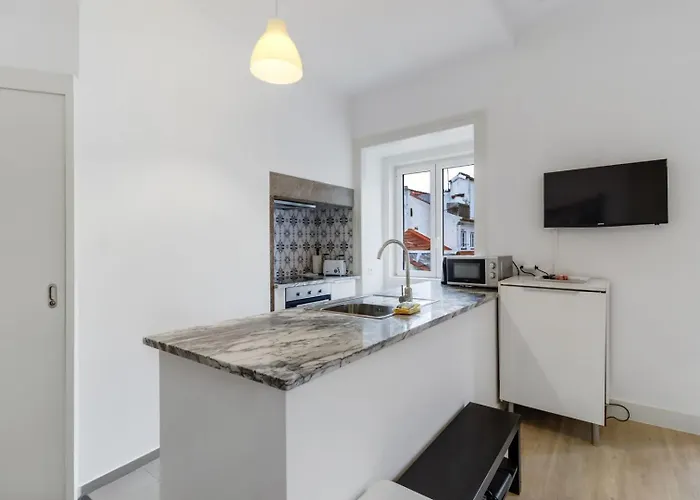 Bright 1br Castelo Sao Jorge - Graca Getaway | By Airnest Apartment Lisbon