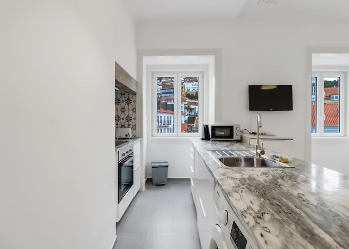 Apartment Bright 1br Castelo Sao Jorge - Graca Getaway | By Airnest Lisbon