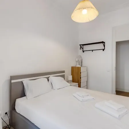 Apartamento Bright 1br Castelo Sao Jorge - Graca Getaway | By Airnest Lisboa