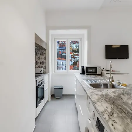 Апартаменти Bright 1br Castelo Sao Jorge - Graca Getaway | By Airnest Лісабон