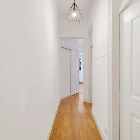 Bright 1br Castelo Sao Jorge - Graca Getaway | By Airnest Апартаменти Лісабон