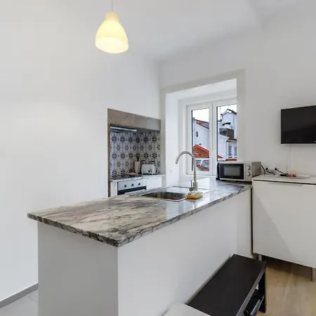 Bright 1br Castelo Sao Jorge - Graca Getaway | By Airnest 아파트 리스본